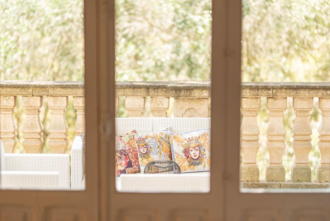 Villa Encantamiento - Dimora Gelsomino - Masseria Storica Nel Cuore Della Puglia Con Piscina Latiano Eksteriør billede